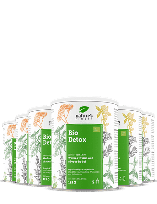 100% Biologische Detox Drankmix | 6x Bio Detox® van Nature's Finest | Chlorella, Spirulina, Lucuma | Beste Detox Producten in Nederland.

In de moderne wereld van vandaag zijn de termen 'detox' en 'lichaamsreiniging' alomtegenwoordig.

Hier komt BIO DETOX MIX, een groene superfood poeder, om de hoek kijken.

Belangrijkste kenmerken van BIO DETOX MIX:

-- Unieke Mix: Met bio detox ingrediënten voor potentieel welzijn.
-- Premier Keuze: Niet zomaar een detox drankje – dit is het biologische groene superfood poeder voor de onderscheidende individu.
-- Opmerkelijke Ingrediënten: Met Tarwegras, Gerstegras, Chlorella, Spirulina en Lucuma.

Wie zou BIO DETOX MIX moeten overwegen?

-- Bent u op zoek naar meer dan alleen een gewone detox thee of smoothie?
-- Zoekt u de beste biologische detox drank voor snelle resultaten?
-- Voelt u zich soms minder dan uw natuurlijke beste?
-- Atleten, vegetariërs of veganisten die een natuurlijke voorsprong wensen?
BIO DETOX MIX zou wel eens het supplement kunnen zijn waarnaar u op zoek was.

Power-Packed Bundel Aanbieding 